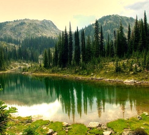by gmoore230 on Flickr.Kaslo Lake in Kootenay National Park - British Columbia, Canada.