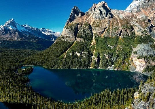 Lake O'Hara and surrounding peaks in Yoho National Park, Canada