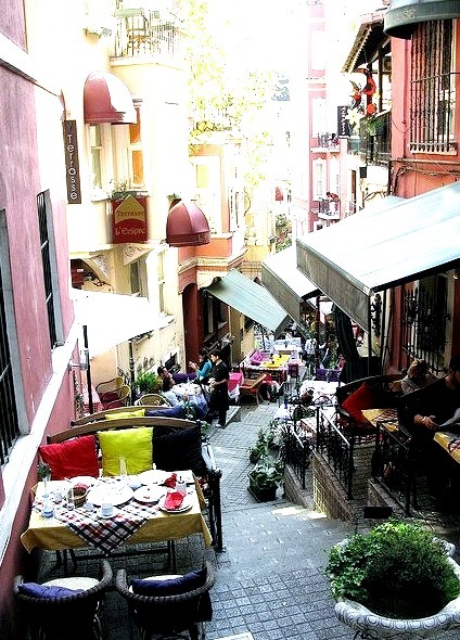 Streetside dining in Istanbul, Turkey