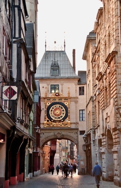 Rue du gros-horloge in Rouen, France